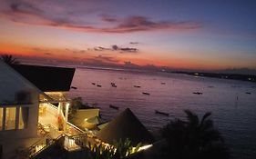 Ceningan Beachside Villas